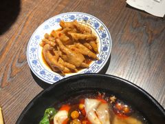 -爆炸头阿姨小四川正宗川味小吃(无任何分店)