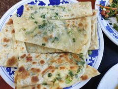 葱花饼-北京龙庆四季香农家饭庄·灶台鱼·碳烤虹鳟鱼(龙庆峡店)