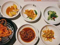 餐前小菜-本家韩国烤肉(青岛万象城店)