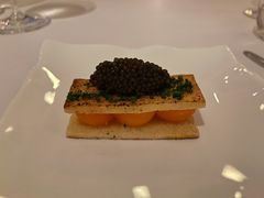 有机蛋黄吐司鱼子酱和香草-Jean Georges