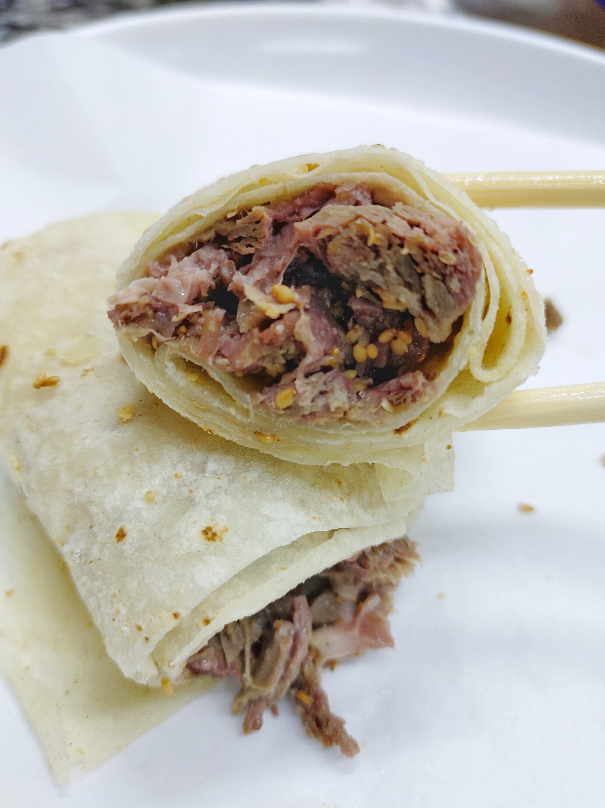 老字号朝天锅,开始以为是朝天锅类似火锅,原来是烙饼卷一切