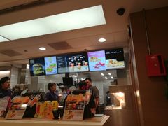 -麦当劳(轻轨曹杨路店)
