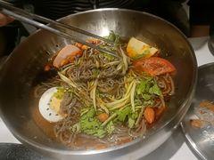 -山野的朋友露营炭火烤肉