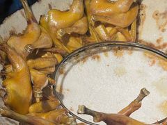 -头上红煨盐鸡·非遗院子餐厅