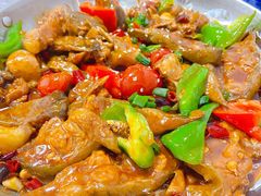 特色铁锅江鲶鱼-小杨酒家(华苑小区店)