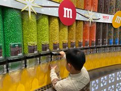 -m豆巧克力世界(上海世茂广场店)