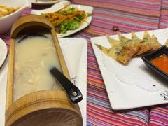 -香巴拉云南餐厅(华莱坞店)