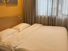 -布丁严选酒店(杭州武林西湖文化广场地铁站店)