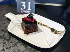 -UNI UNI(环亚凯瑟琳店)