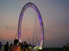-南京眼步行桥