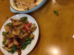 -鹤乡东北菜(崮山路店)