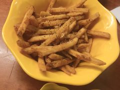 -BHC炸鸡(明洞总店)