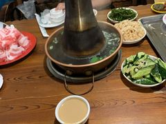 -洞庭洲·防空洞火锅·烧烤·铜锅涮肉(新百广场店)