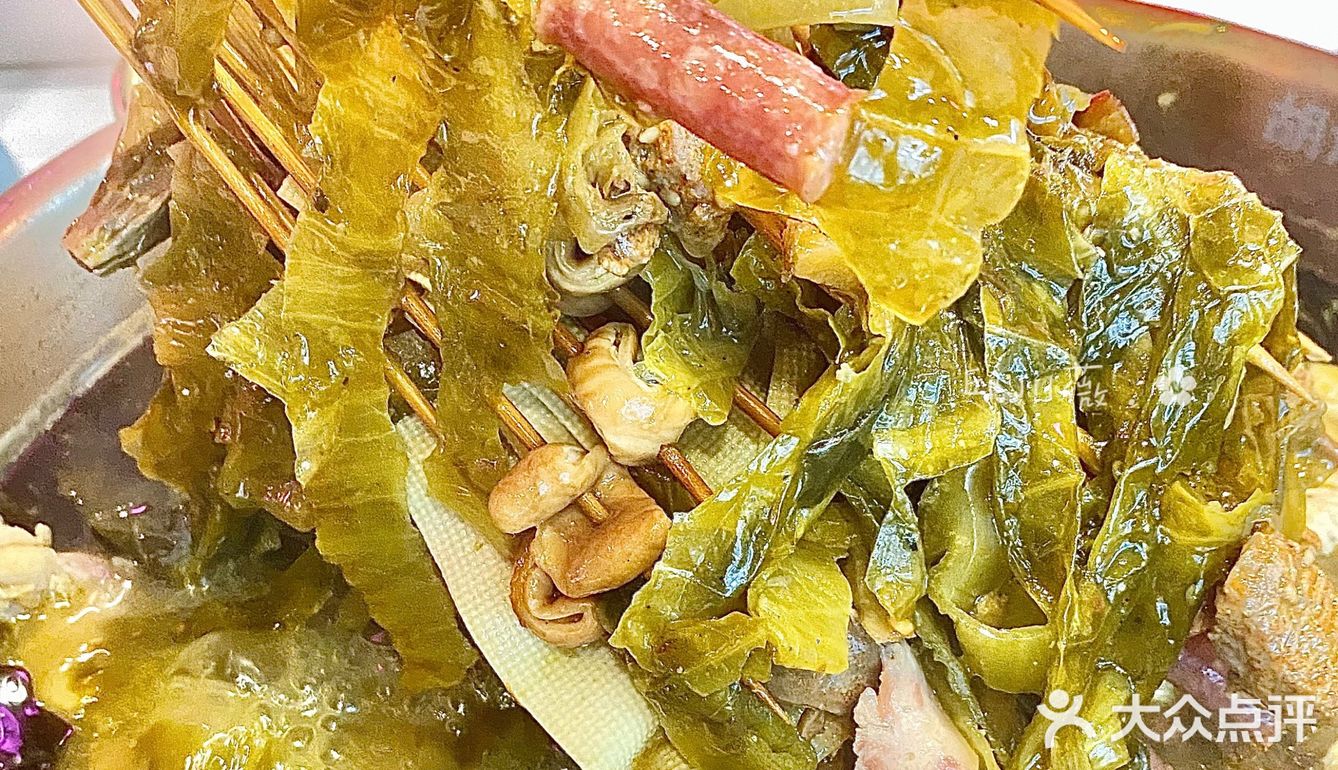 这家超火的酸菜串串，都开到家门口了还不冲？！开心🥳打卡！