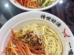 -牛一嘴·兰州牛肉面·大盘鸡(财富中心店)