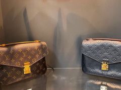 -用真奢侈品名表名包回收中心(朝阳万达店)