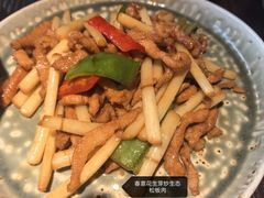 广式花生芽炒生态松阪肉-卯时·龙光雅宴·精致锡帮菜(惠山古镇店)
