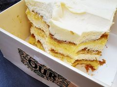 白色提拉米苏切块-OUR Bakery(三里屯太古里店)