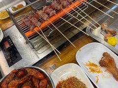 -哈尔滨小酒馆·鲜肉现穿自助烧烤(康新花园店)