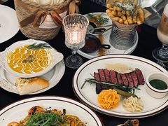 -Mark&Mars Restaurant