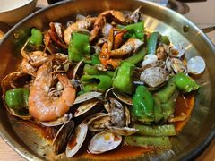 -臻鲜燕海鲜融合餐厅(金陵style店)