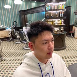 -海文先生国潮烫染男士理发馆