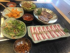 -臻牛烤肉