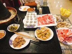 -楼外楼大刀肉传统火锅(西安大路店)