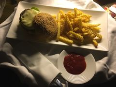 -上海滴水湖皇冠假日酒店