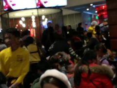等位区-巴奴毛肚火锅(广益哥伦布店)