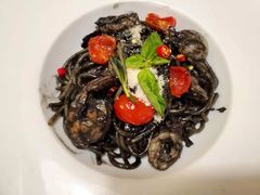 墨鱼汁海鲜面-娜娜家·Nana's restaurant(国金汇店)