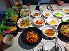餐前小菜-本家韩国烤肉(青岛万象城店)