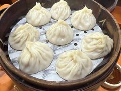 -莱莱小笼·乔艾
