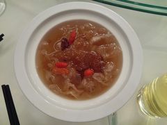雪梨银耳炖桃胶-禾珍珠家常小馆(河南博物院店)