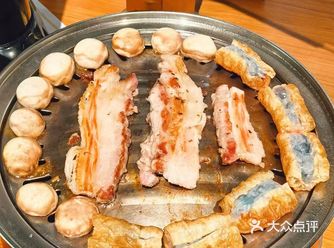 好久没有吃烤肉了，金炭烤肉在厦门世界购物中心3楼