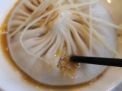 陈士荣蟹黄汤包-鸿运酒楼