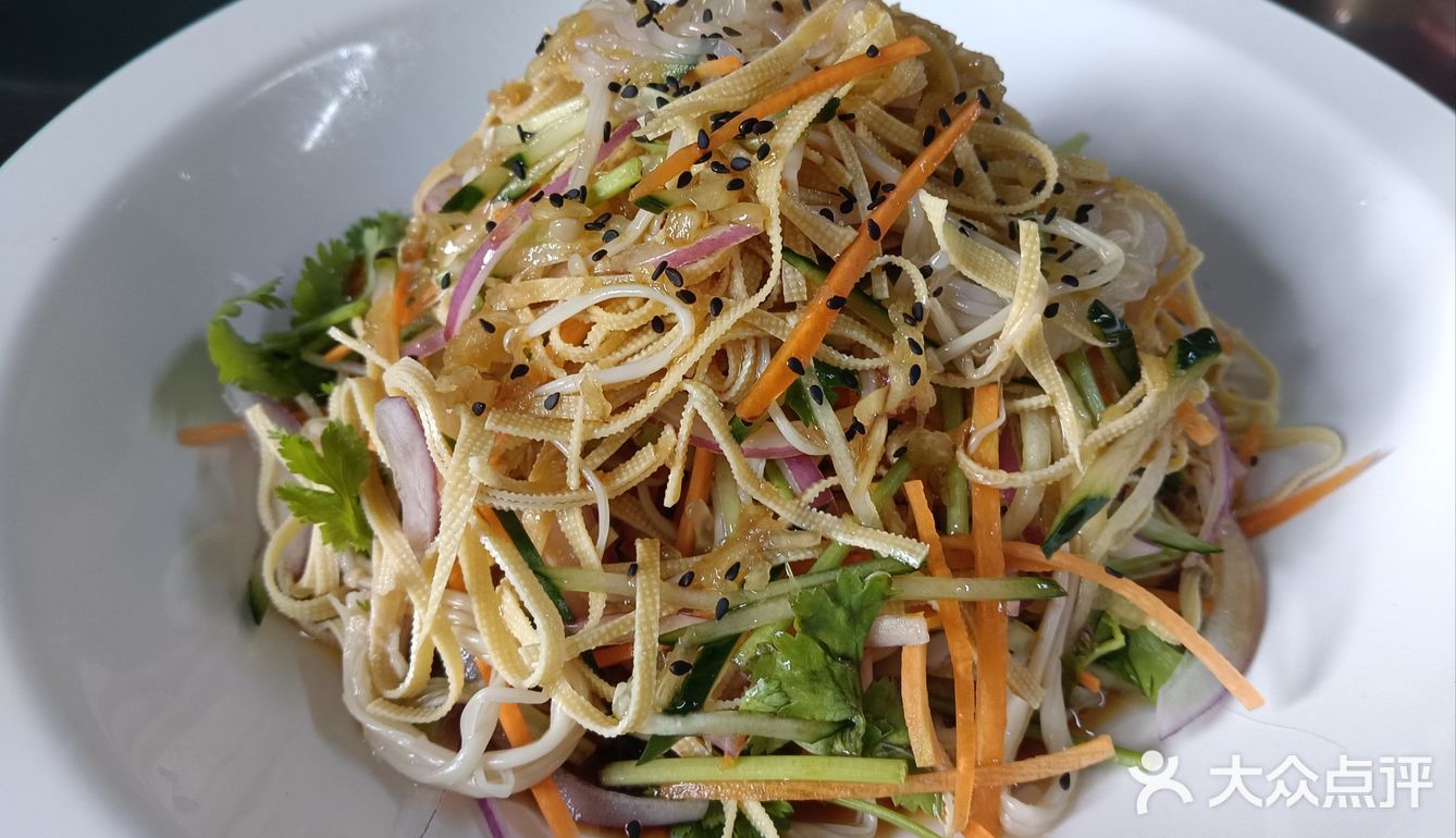 来绿苑,尝一口风干鸡,邂逅舌尖与环境的双重美好️