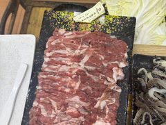 -洞庭洲·防空洞火锅·铜锅涮肉·烧烤(新百广场店)