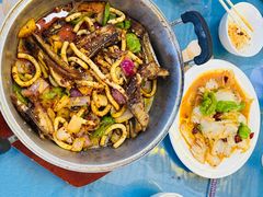 -青海特色美食小炒炕锅牦牛肉火锅