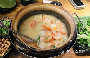 Abalone and Clam Clay Pot Rice Porridge