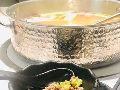 牛骨原汤锅底-左庭右院鲜牛肉火锅(浦江欢乐颂店)