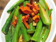 捞汁鲜秋葵-前海沿·青岛菜(大拇指广场石老人店)