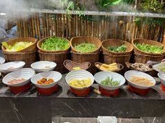 -金马门国际美食百汇(珞喻路店)