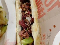 传统驴肉火烧-驴世家驴肉火烧·凉皮·胡辣汤(首经贸店)