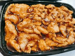 苏扬大烤-小船渔村•大连菜•大连焖鱼(黄河路店)