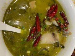 -渝是乎酸菜鱼·川渝小炒(新世界百货望京店)