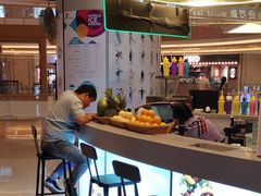 -冰纷万象滑冰场(二七万象城店)