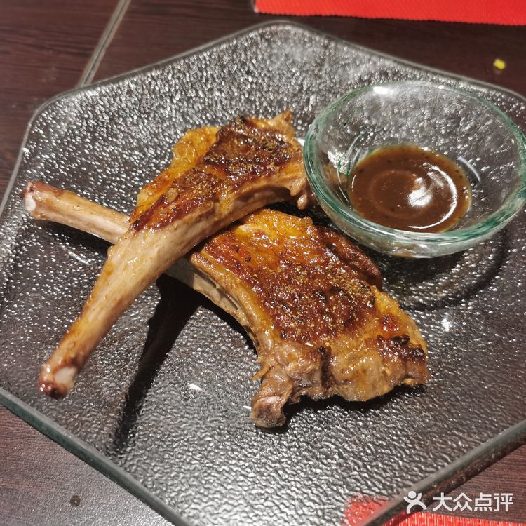 两百多块钱吃这么多东西值了