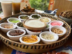 -包整·丝娃娃(一览甲秀楼风景店)