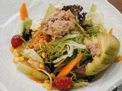金枪鱼牛油果沙拉-东京屋(武定路店)